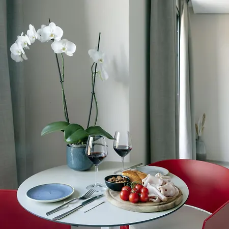 Apartment Charming In An Elegant In