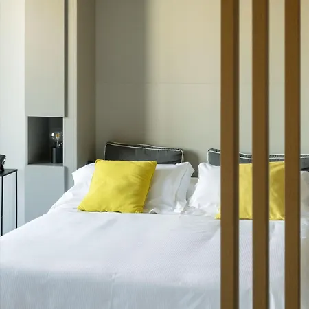 Apartment Charming In An Elegant In *