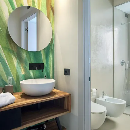 Charming In An Elegant In Apartment *